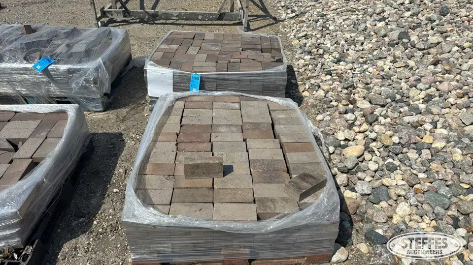 Approx. (431) landscape bricks Landscaping Equipment-Other