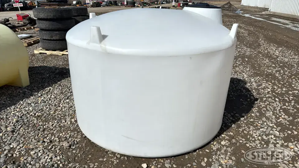 2024 F&S Mfg. FSVT1000-82 Poly Tank