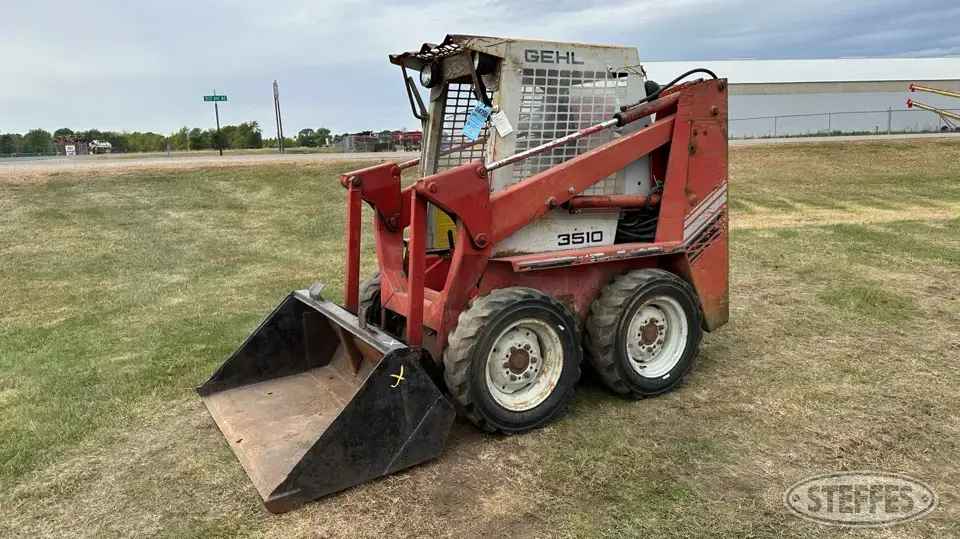 1989 Gehl 3510 Wheeled Skid Steer