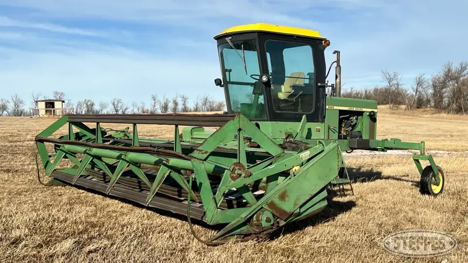 1987 John Deere 2420 Self-Propelled Swather