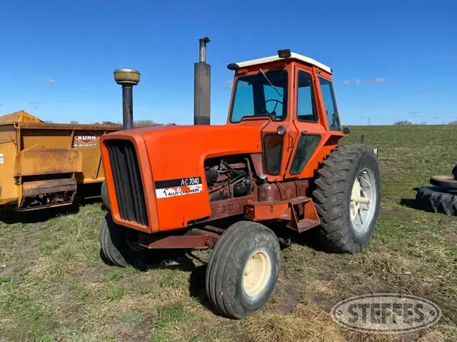 1976 Allis-Chalmers 7040
