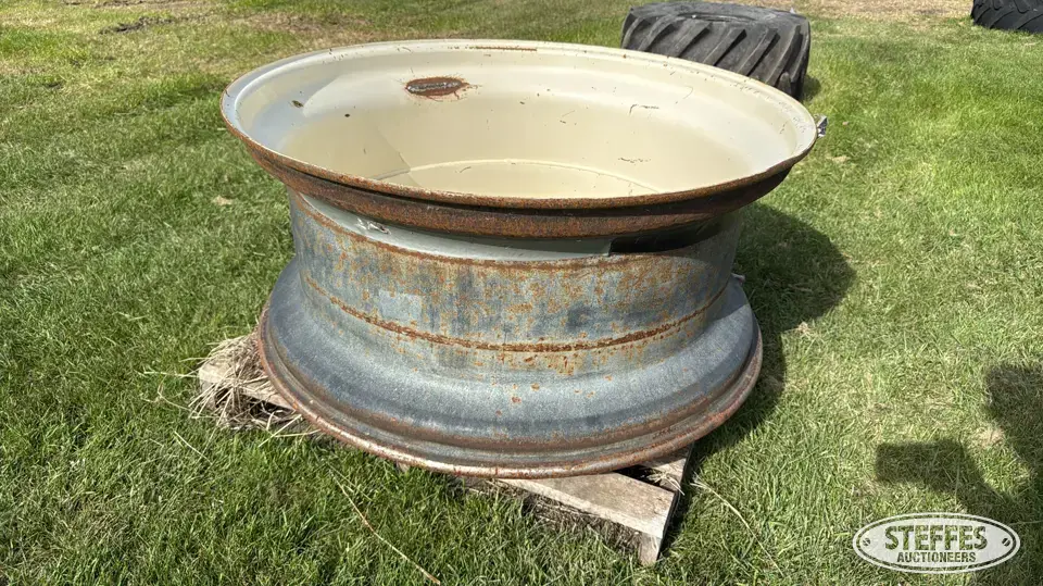 Ag equipment wheel Tractor-Implement Tire