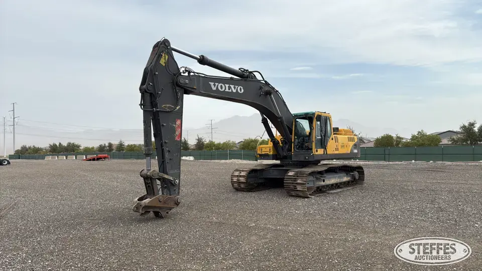 2005 Volvo EC460B LC Excavator