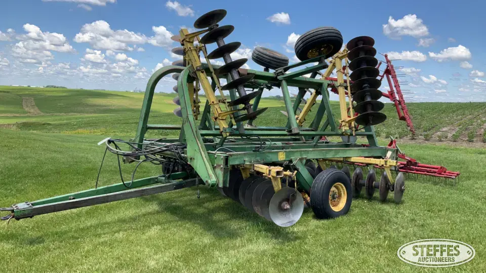 John Deere 230 Disc