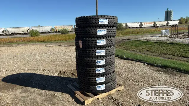 (8) Invovic FM557 11R22.5 tires