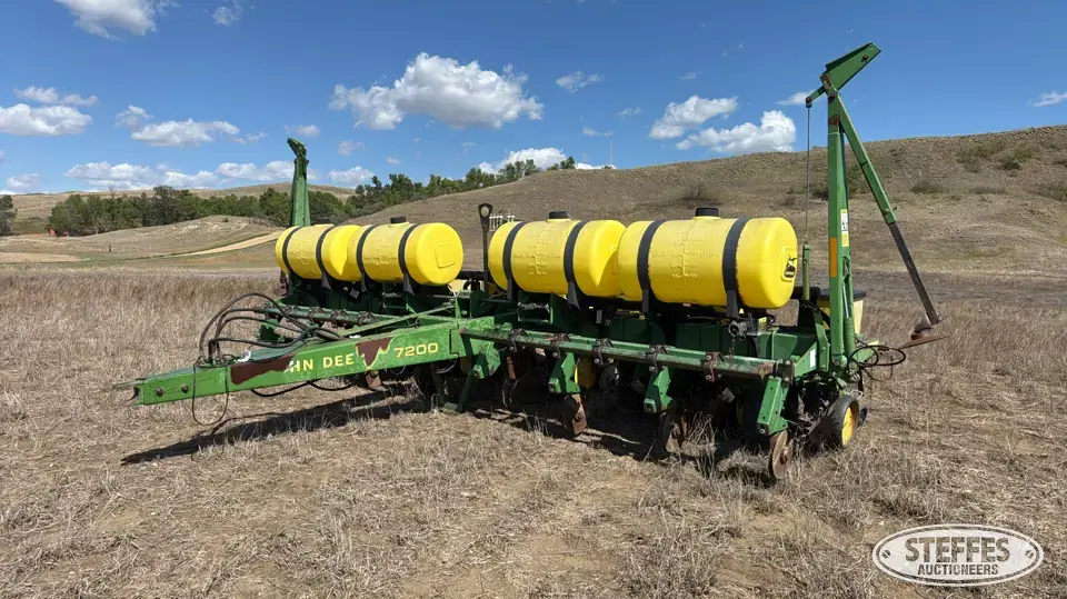 John Deere 7200 Less Than 12 Row Planter
