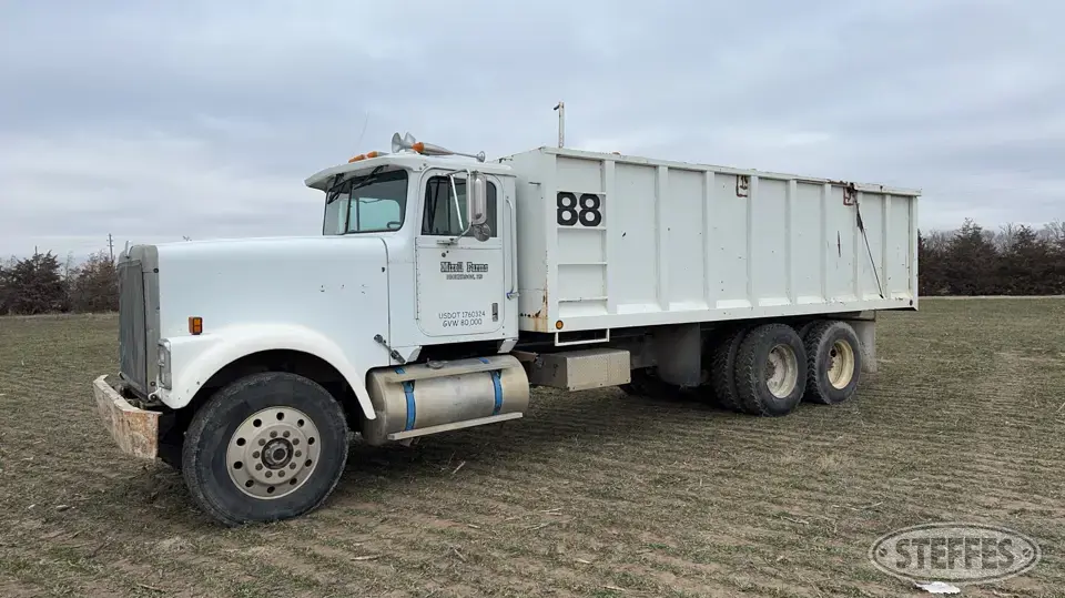 1988 International F9370 Tandem Boxed Truck