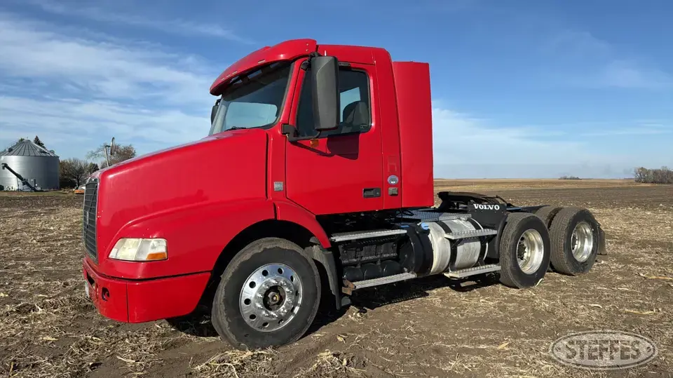 2015 Volvo VNM Conventional Truck without Sleeper