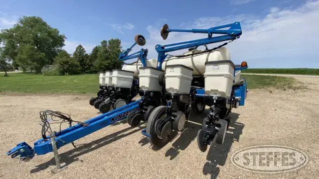 Kinze 3200