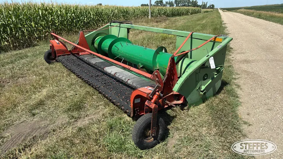 1983 John Deere 212 Pickup Head