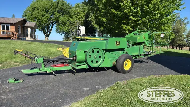 1988 John Deere 328