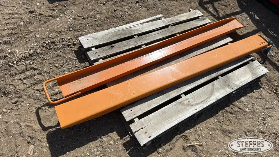Pallet fork extensions Skid Steer Fork