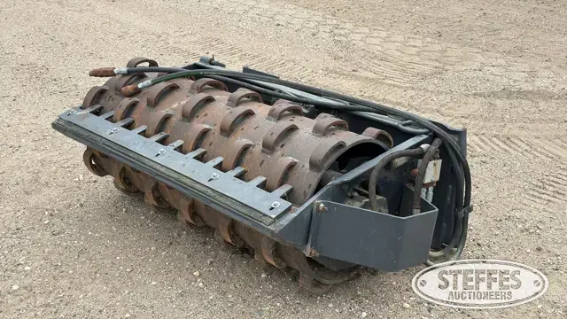 Melroe skid steer padfoot compactor