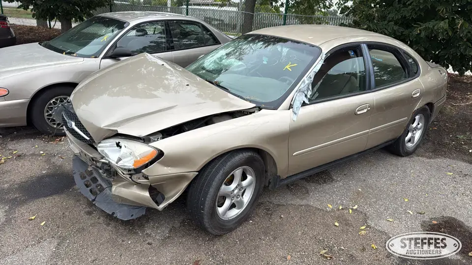 2001 Ford Taurus SES Car