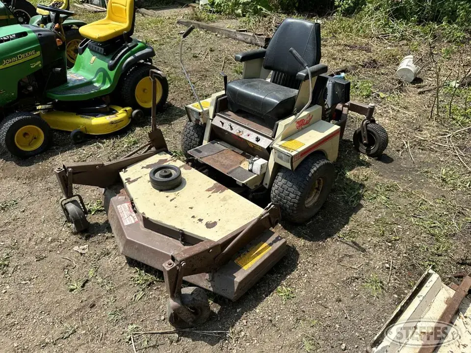 Grasshopper 718 Lawn Tractor
