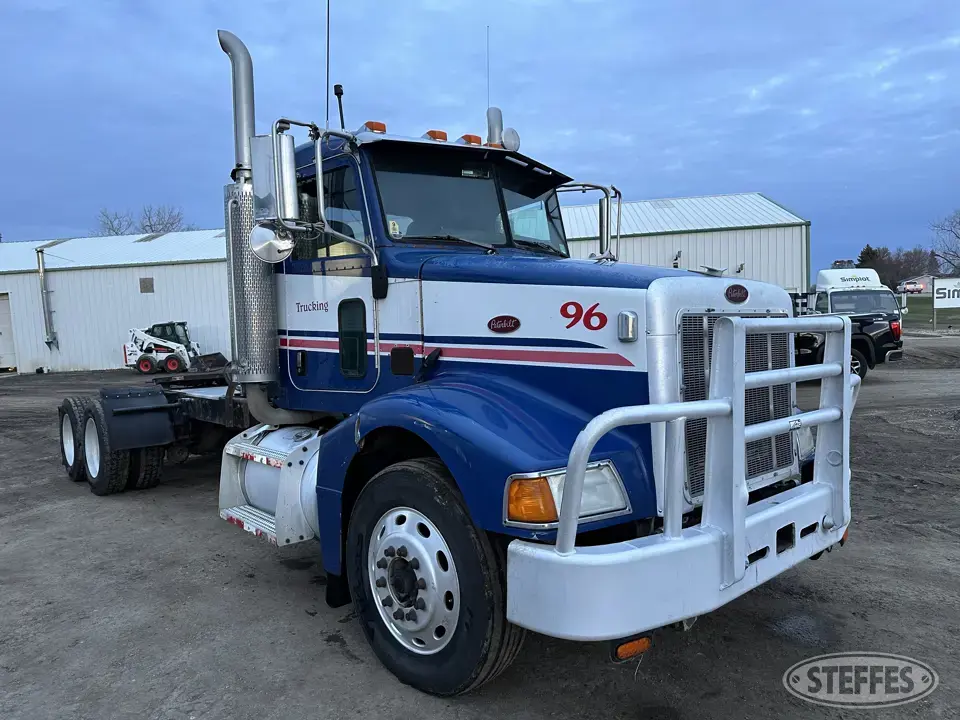 2007 Peterbilt 385 Conventional Truck without Sleeper