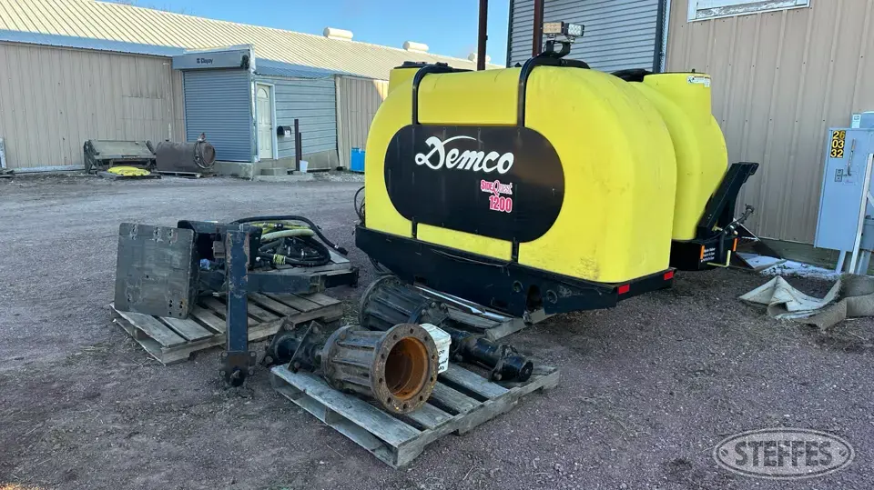 Demco SideQuest 1200 Liquid Fertilizer Tank