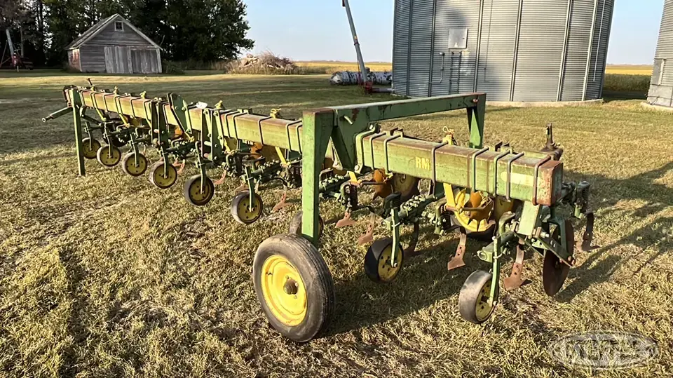 John Deere RM Row Crop Cultivator