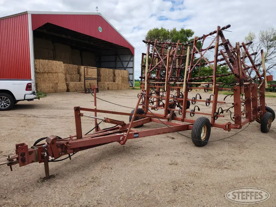 Melroe M-420 Soil Finisher