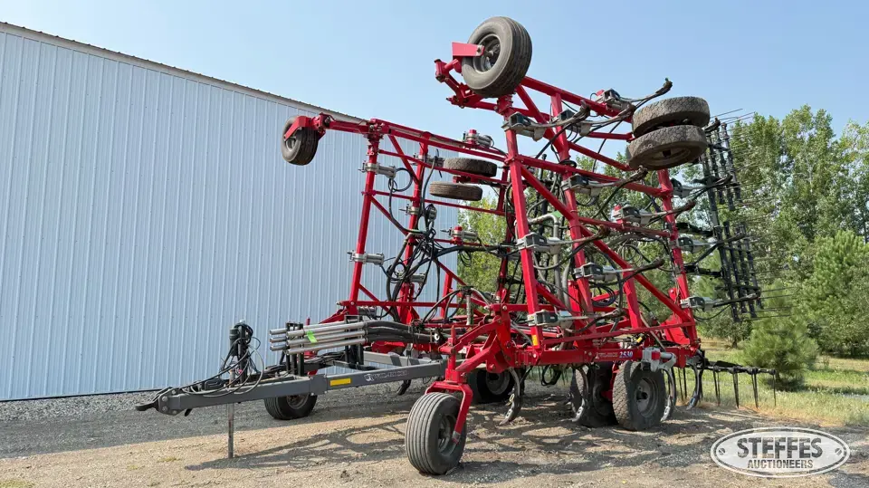 Wil-Rich 2530 Chisel Plow