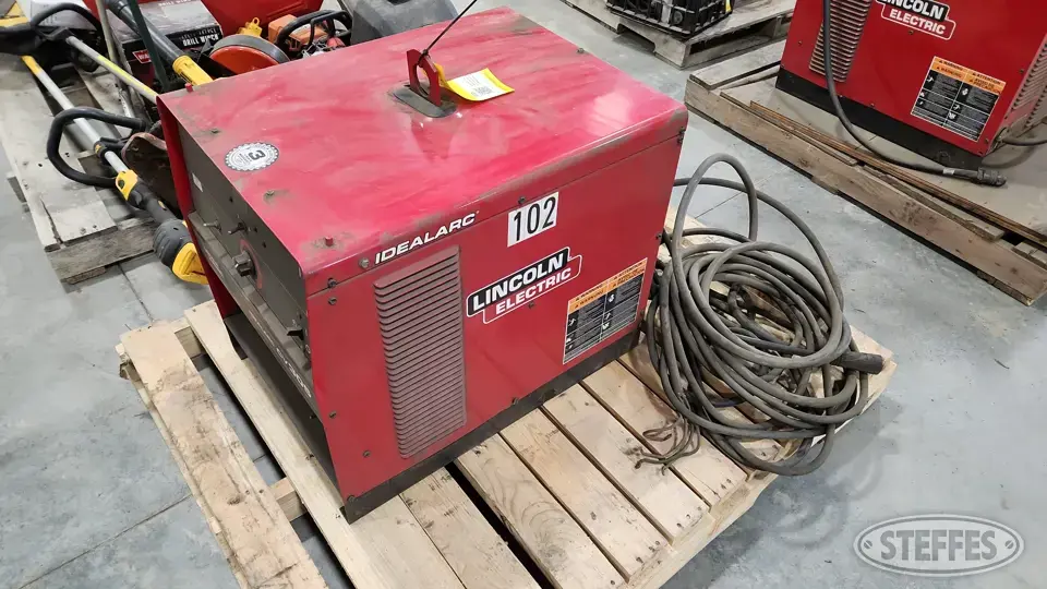 Lincoln Idealarc CV305 Welding