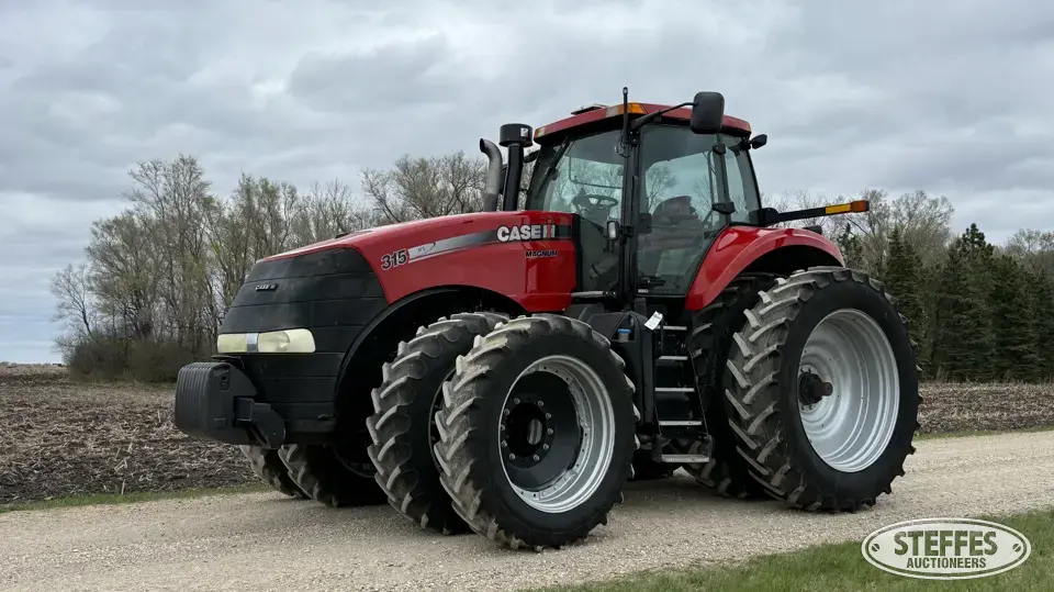 2011 Case IH Magnum 315 MFWD Tractor