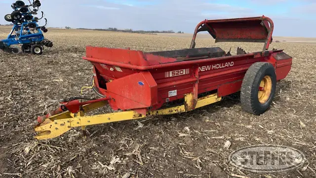 New Holland 520