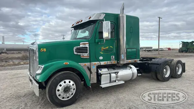 2023 Freightliner Coronado 122SD