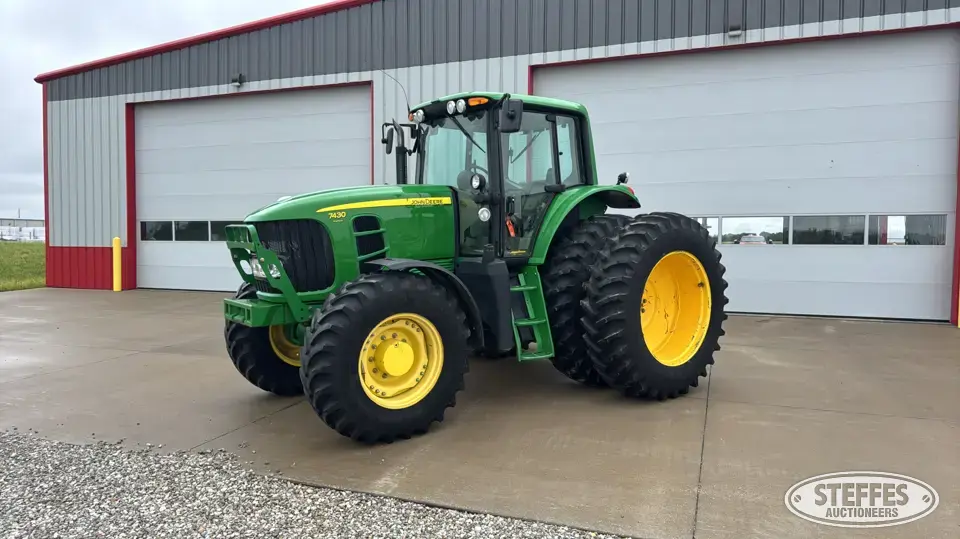 2008 John Deere 7430 Premium MFWD Tractor