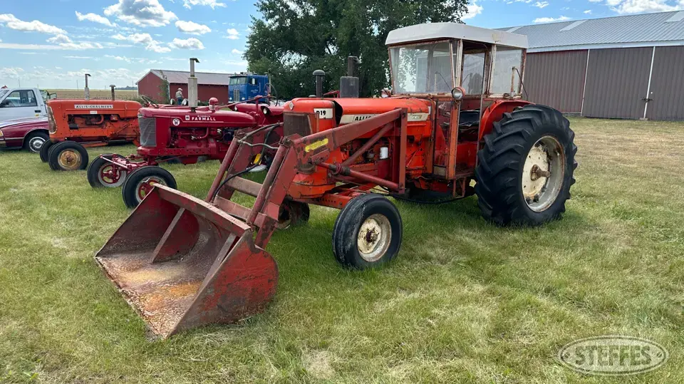 1962 Allis-Chalmers D19 Collectible Tractor