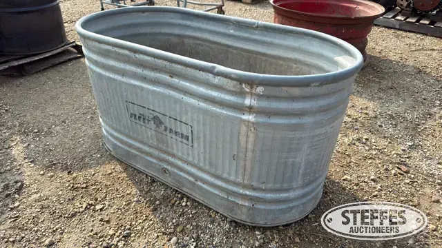 Fleet Farm livestock water tank