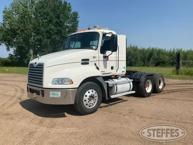 2005 Mack CXN613