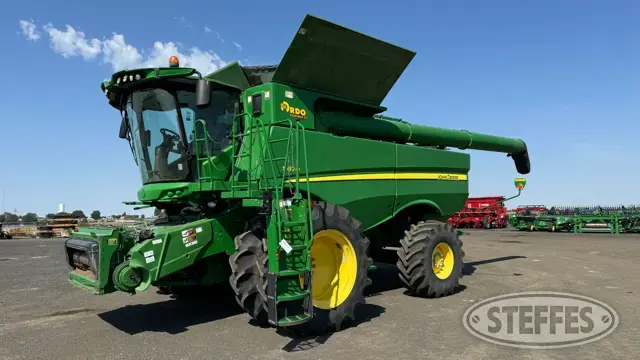 2017 John Deere S670