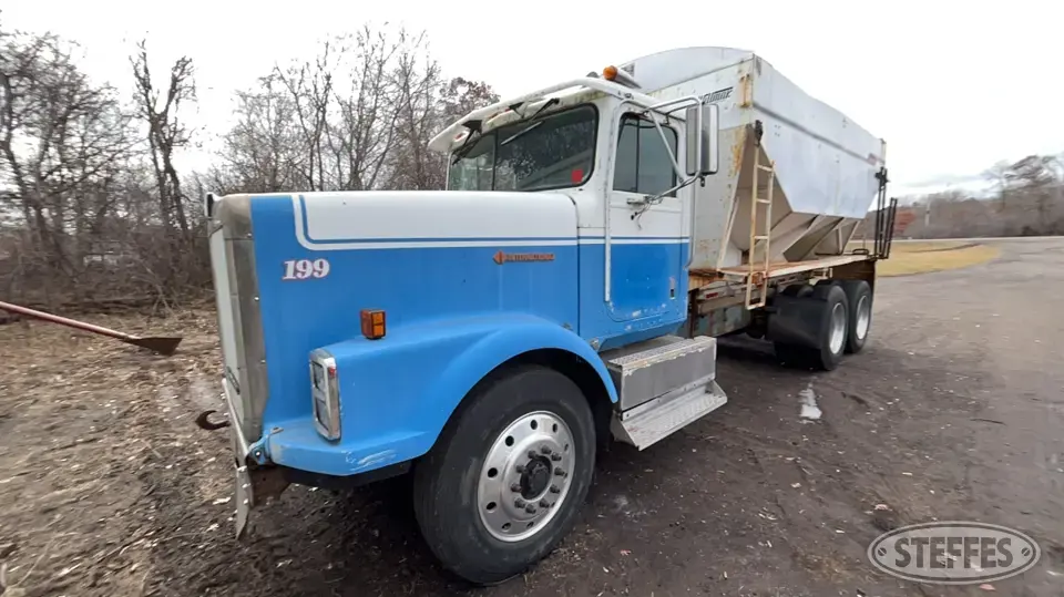 1990 International 9370 Tender Truck