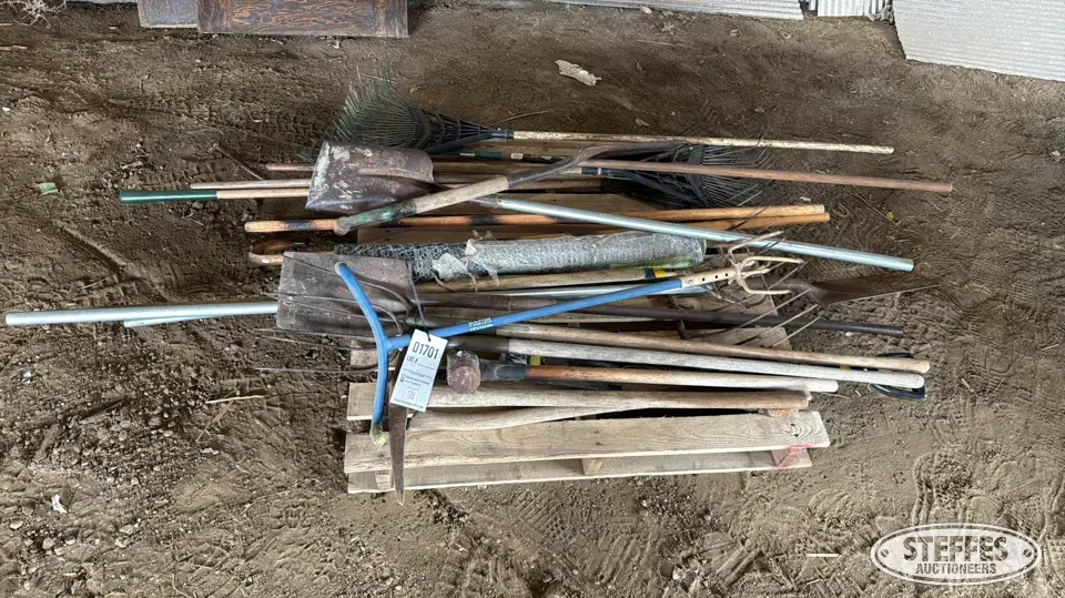 Yard tools Farm Support Item