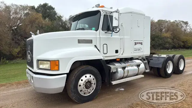 1994 Mack CH613