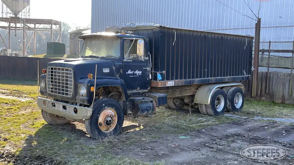 1977 Ford 8000 Specialty Truck