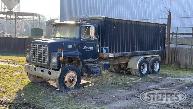 1977 Ford 8000