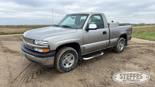 2002 Chevrolet 1500 LS