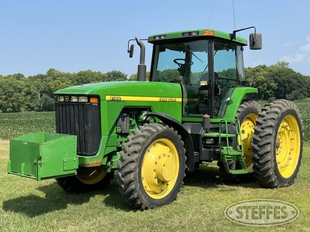 1997 John Deere 8100