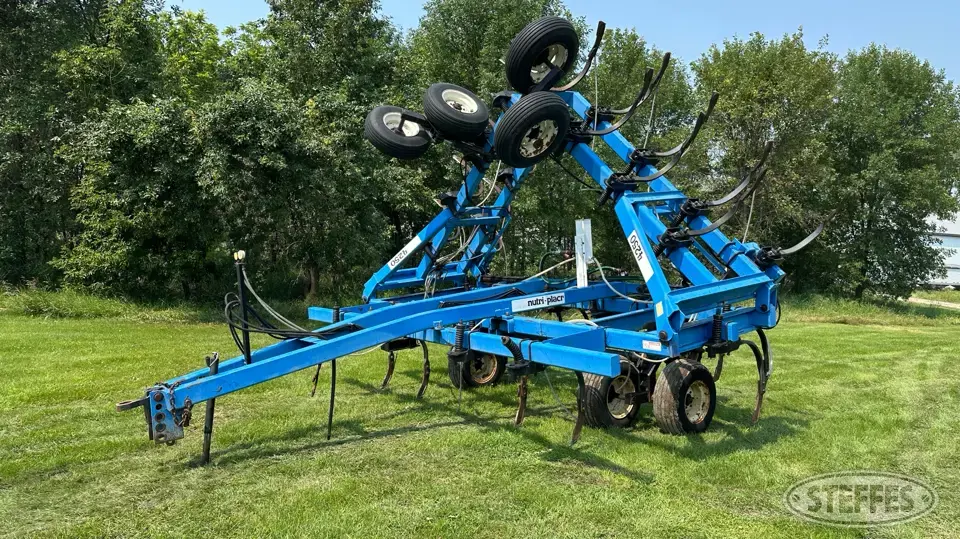 DMI Nutri-Placr 4250 NH3 Applicator