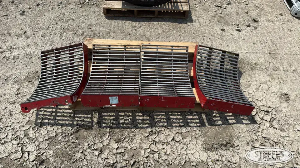 Set of (4) Case IH round bar concaves Ag Equipment Part
