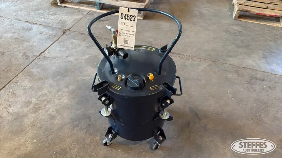 5 gal. pressure pot Specialty Tool