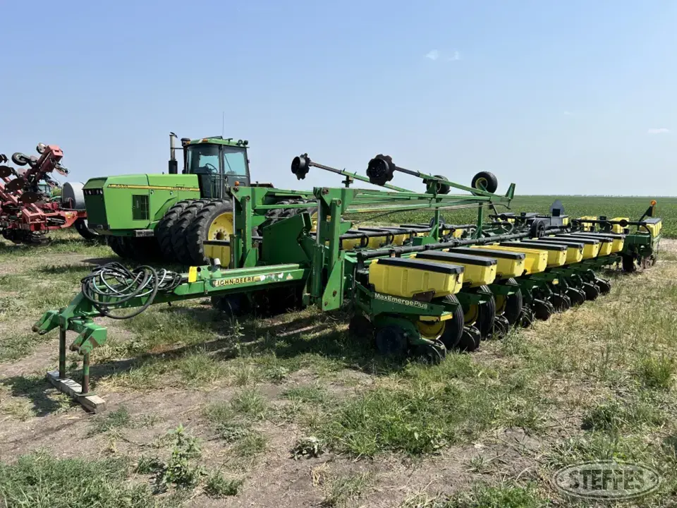 John Deere 1770 12 or More Row Planter