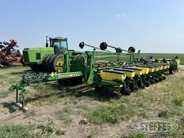 John Deere 1770