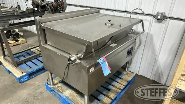 Cleveland SS tilt skillet unit