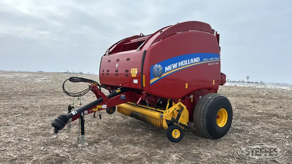 2018 New Holland Roll-Belt 560 Round Baler