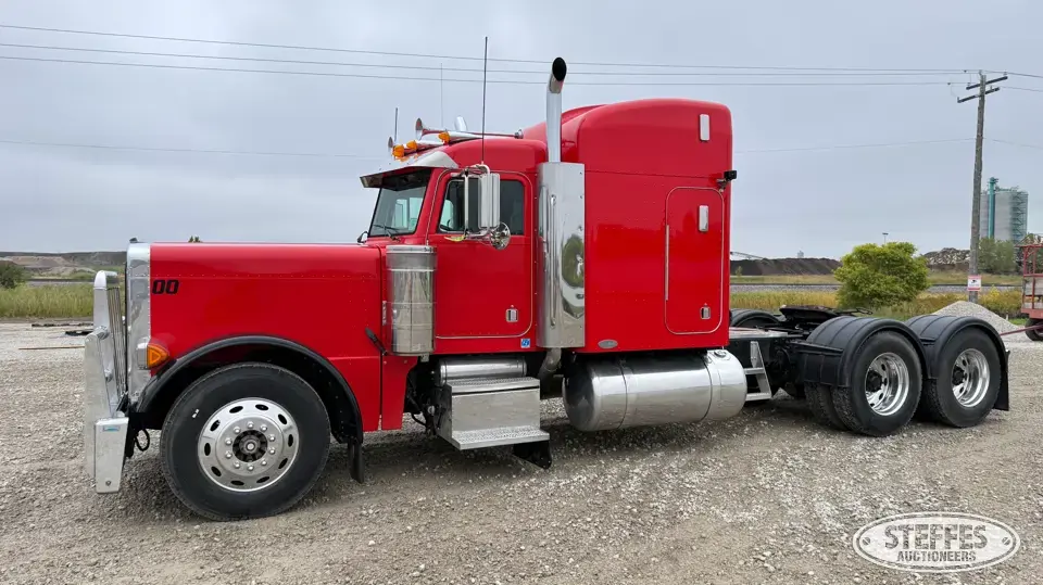 2000 Peterbilt 379 Conventional Truck with Sleeper