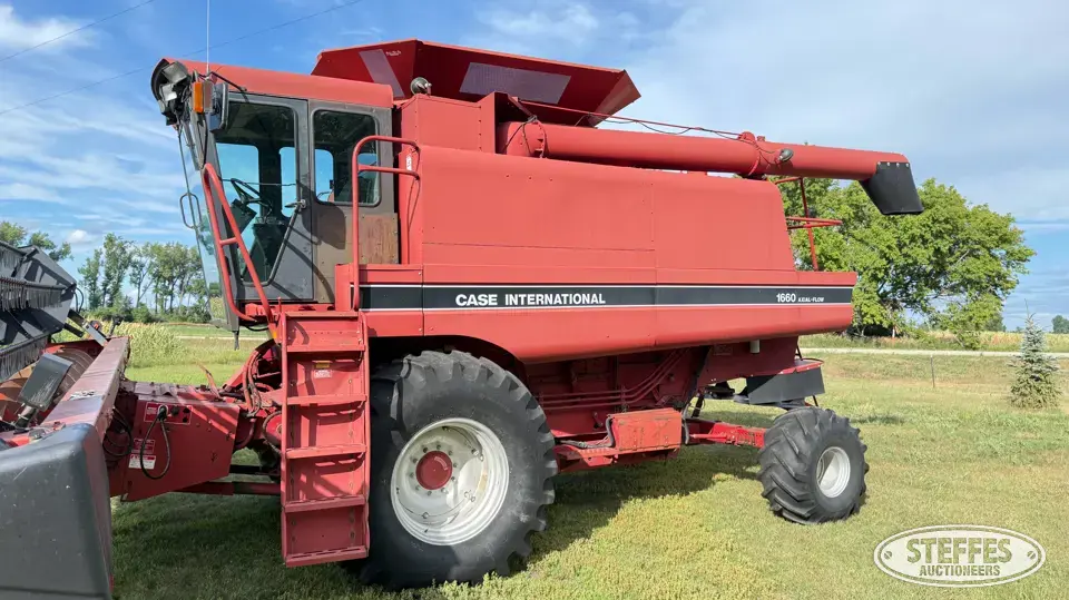 1990 Case IH 1660 Combine