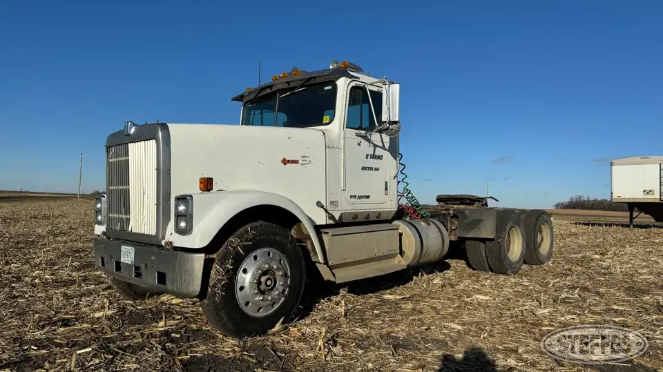 1988 International 9370 Conventional Truck without Sleeper